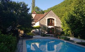 Le Moulin De Jules Et Akasha